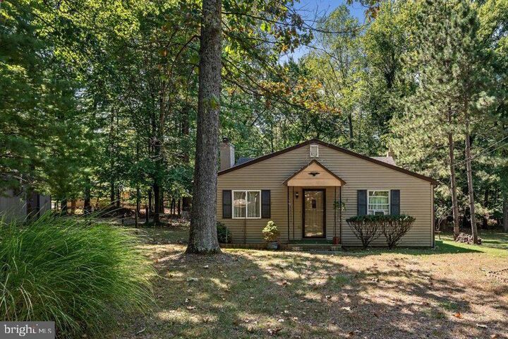27 White Oak Lane  Bluemont VA 20135 photo