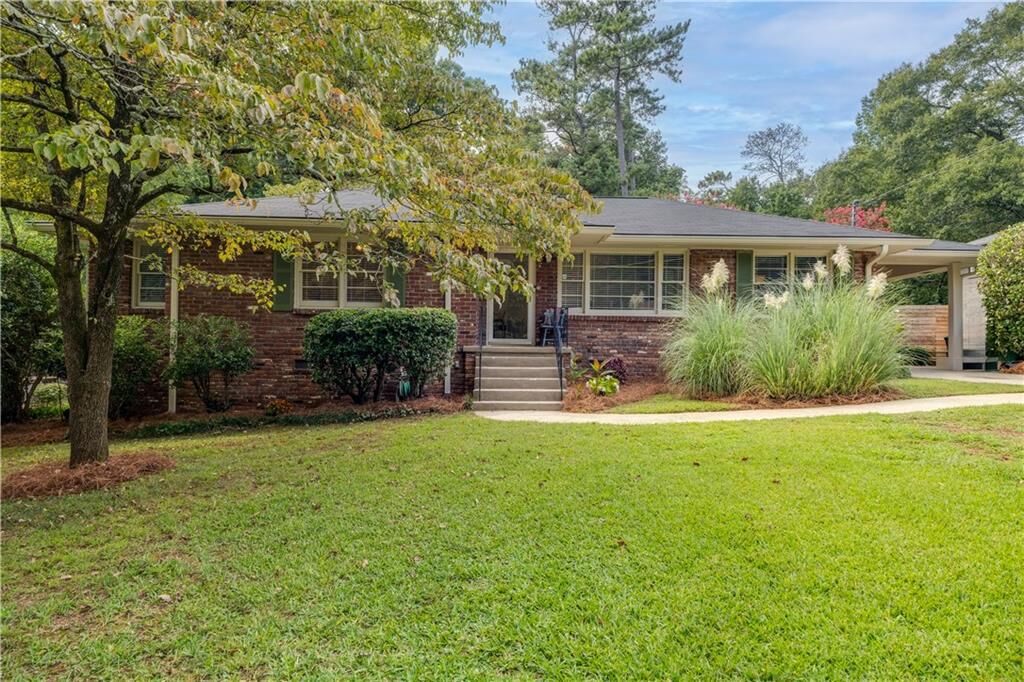 Property Photo: 2247 Cloverdale Drive SE GA 30316