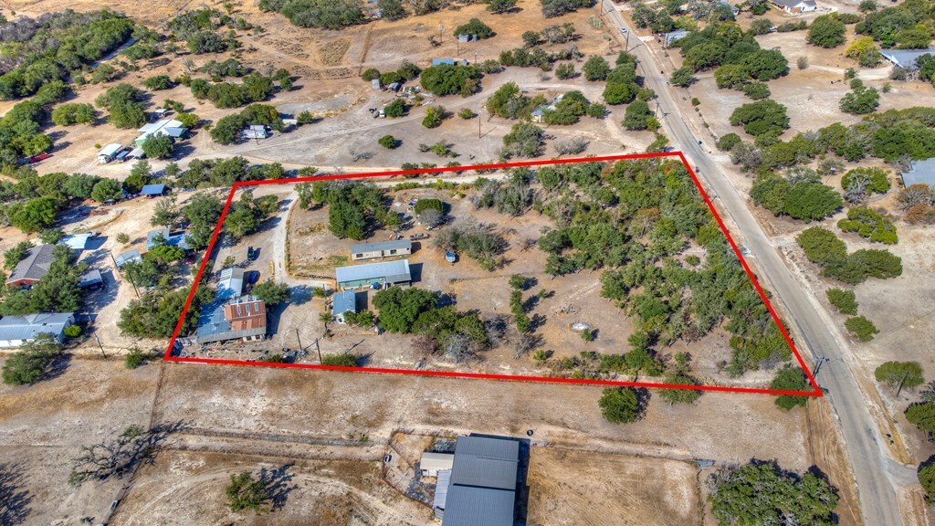 Property Photo: 182 Lillian Dr TX 78028