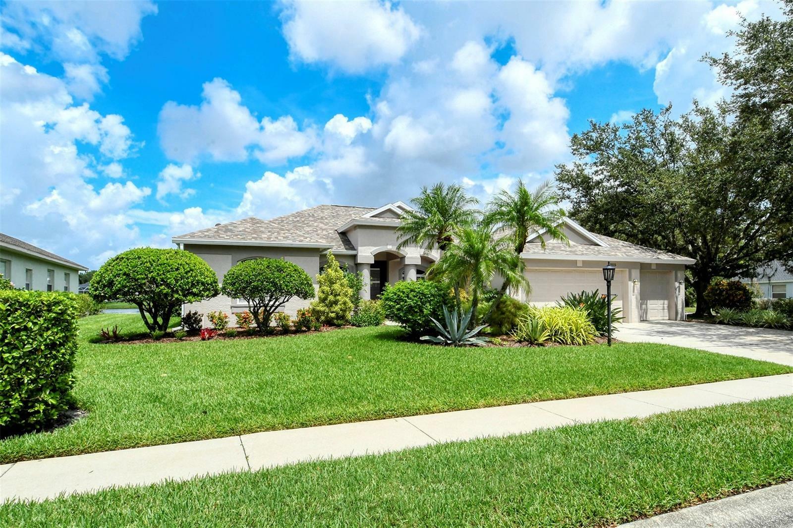 Property Photo: 12115 Summer Meadow Drive FL 34202