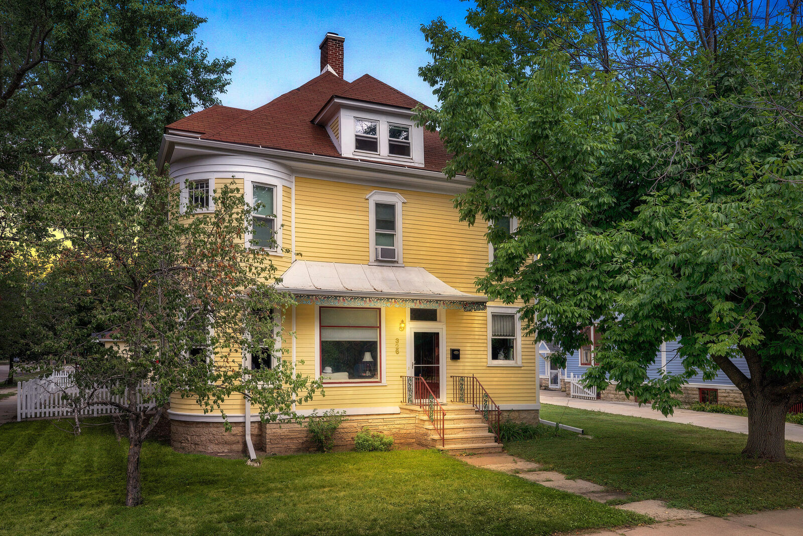 Property Photo: 326 W Wabasha St MN 55987