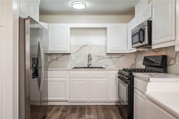 Property Photo: 25925 Narbonne Avenue 9 CA 90717