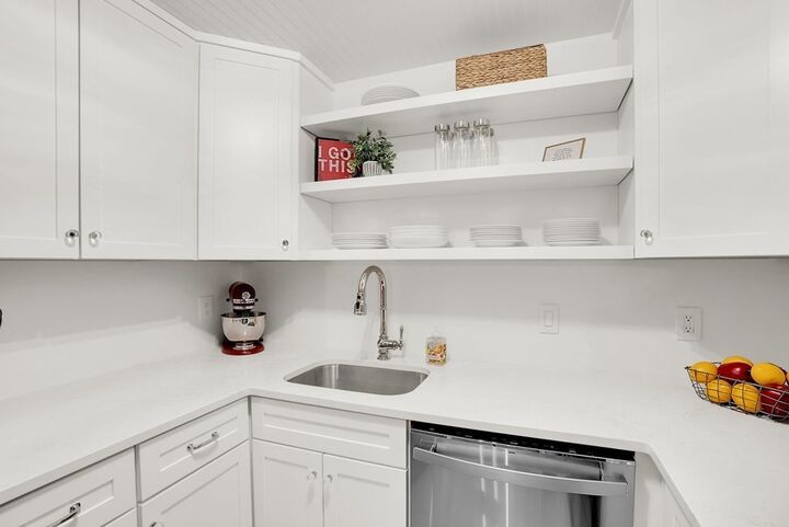 Property Photo:  117 Quaker Hwy 48  MA 01569 