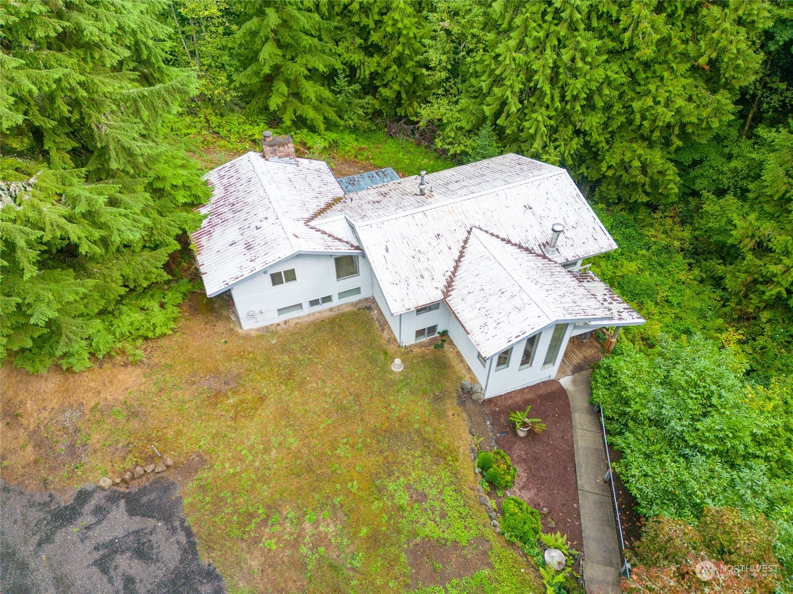 Property Photo:  19520 Mountain View Road NE  WA 98019 