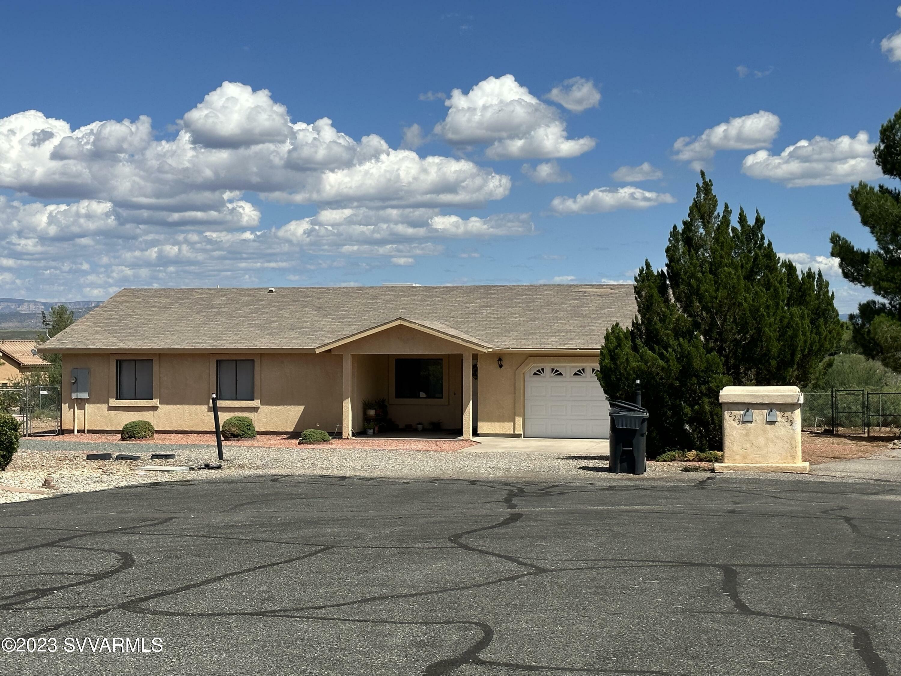Property Photo: 1223 S Hammer Circle AZ 86326