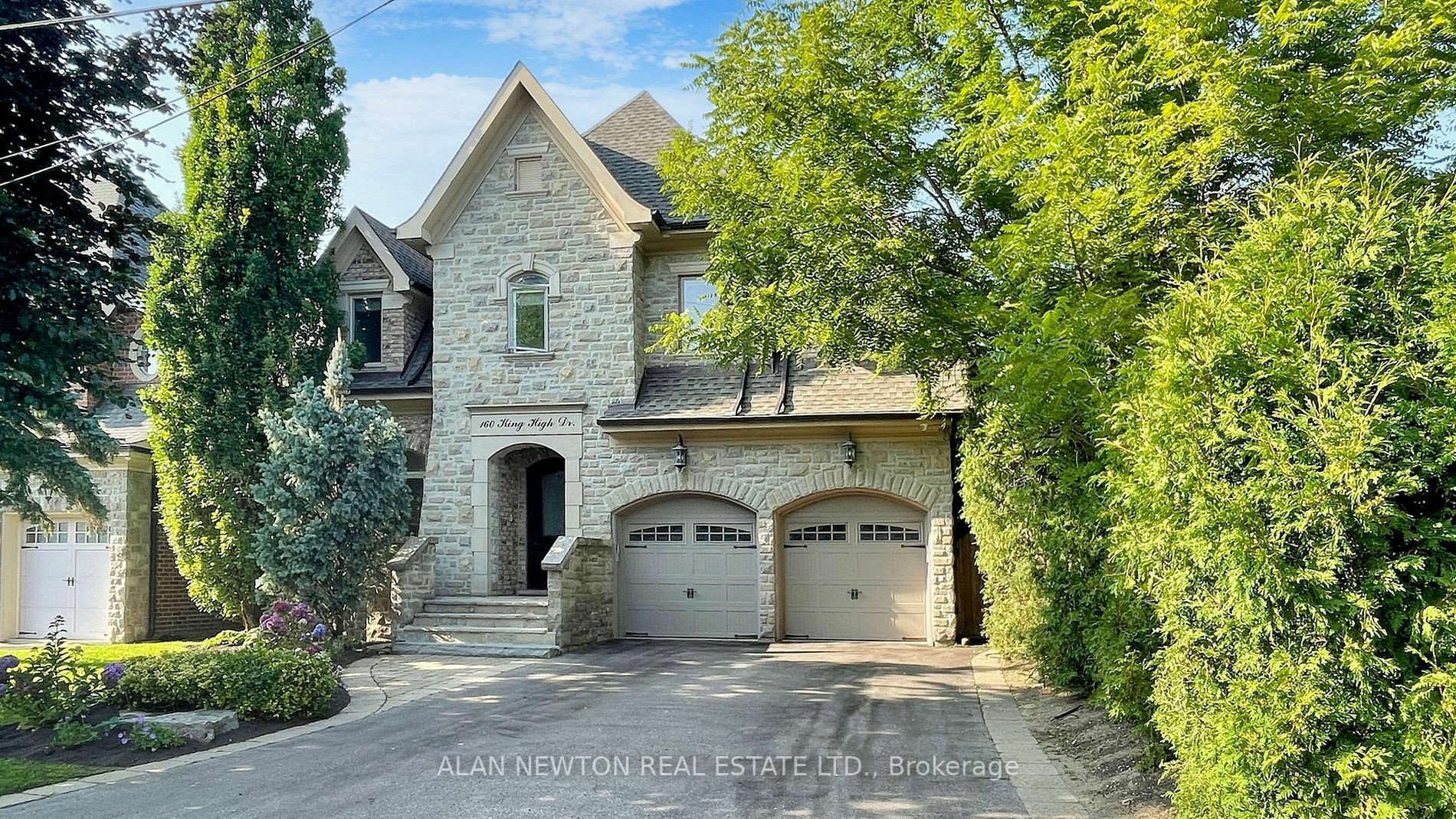 Property Photo:  160 King High Dr  ON L4J3N5 