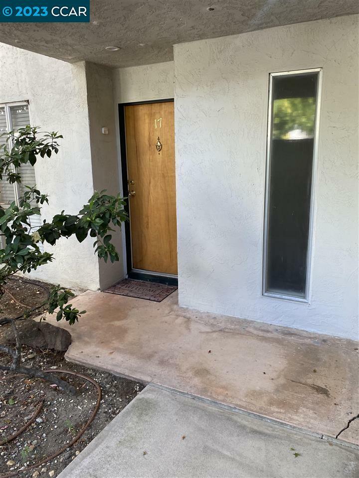 Property Photo: 1411 Creekside Dr 17 CA 94596