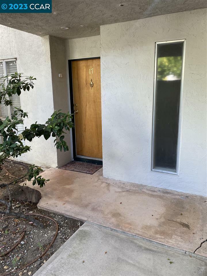 Property Photo:  1411 Creekside Dr 17  CA 94596 