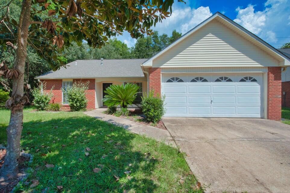 Property Photo:  4495 Parkwood Lane  FL 32578 