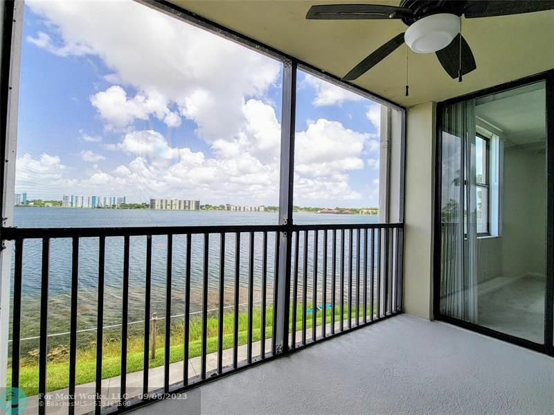 Property Photo:  115 Lake Emerald Dr 209  FL 33309 