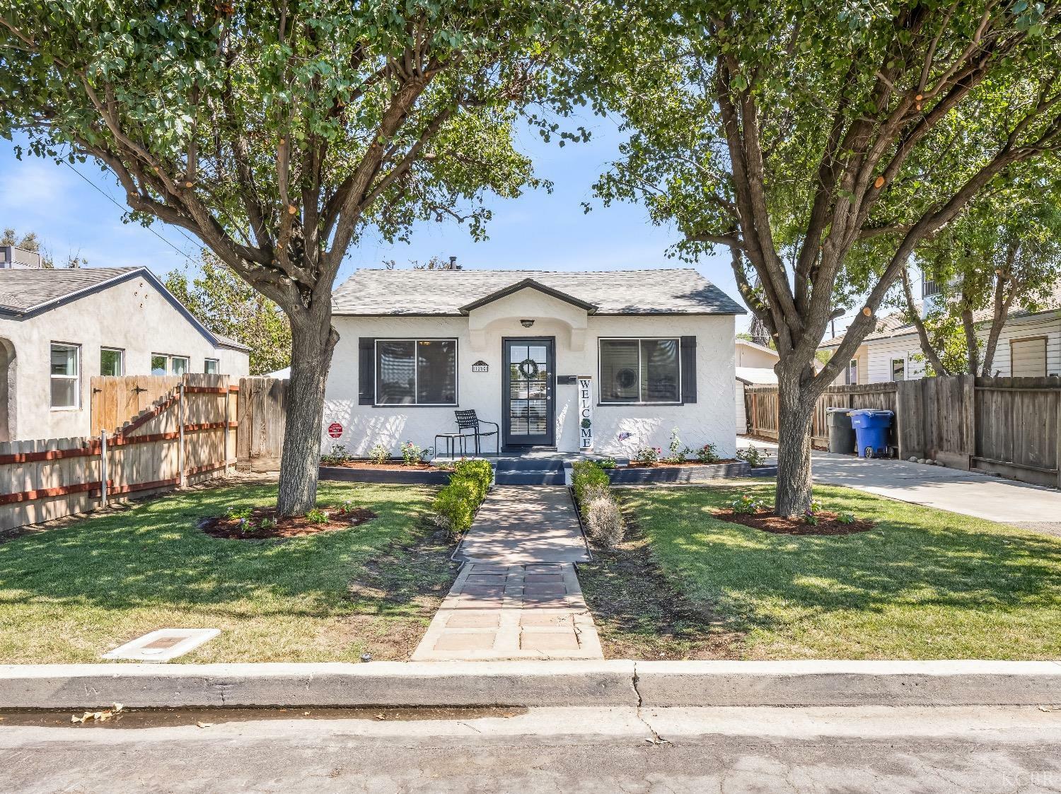 Property Photo:  1205 Middleton Street  CA 93230 