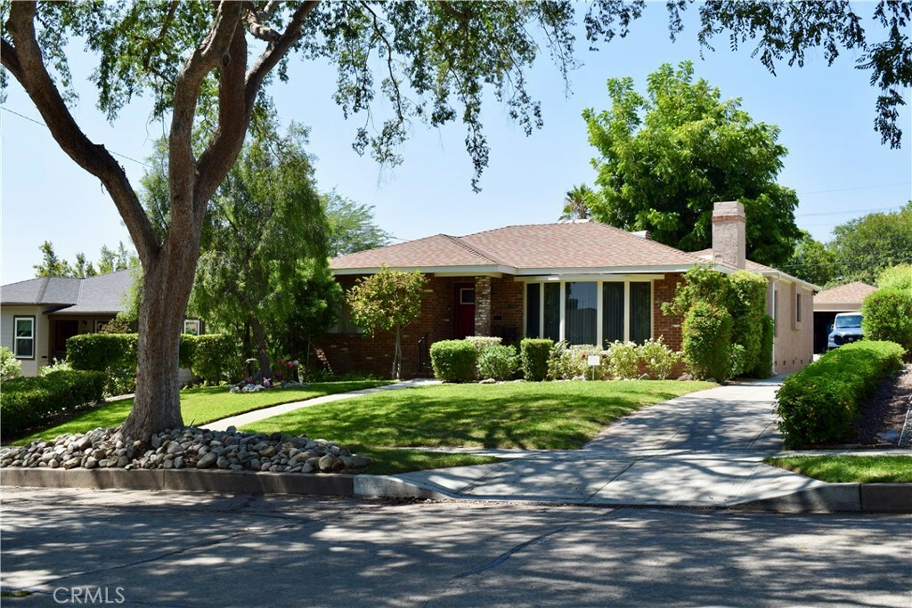 Property Photo:  701 E Grinnell Drive  CA 91501 