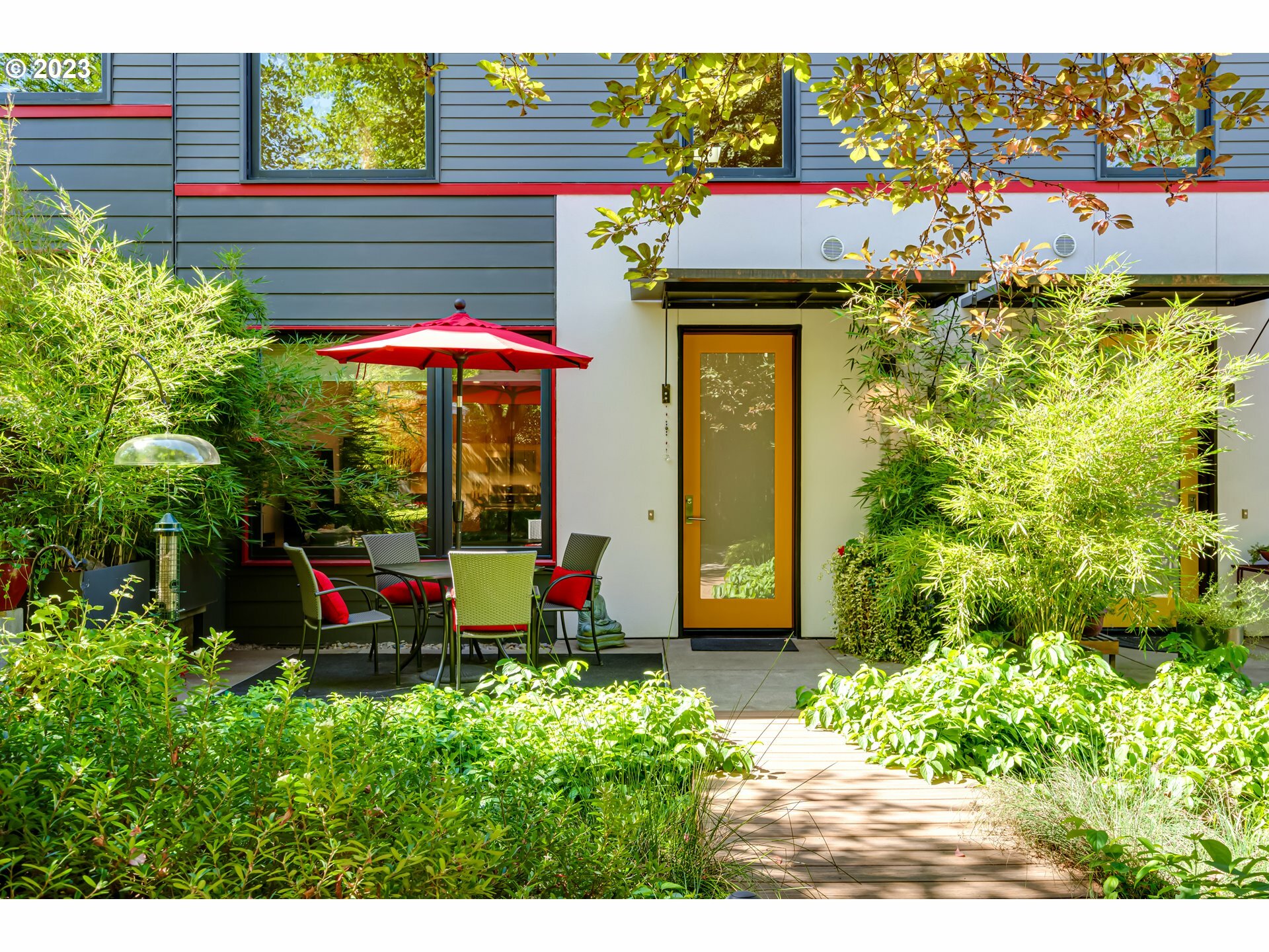 Property Photo: 2845 Friendly St OR 97405