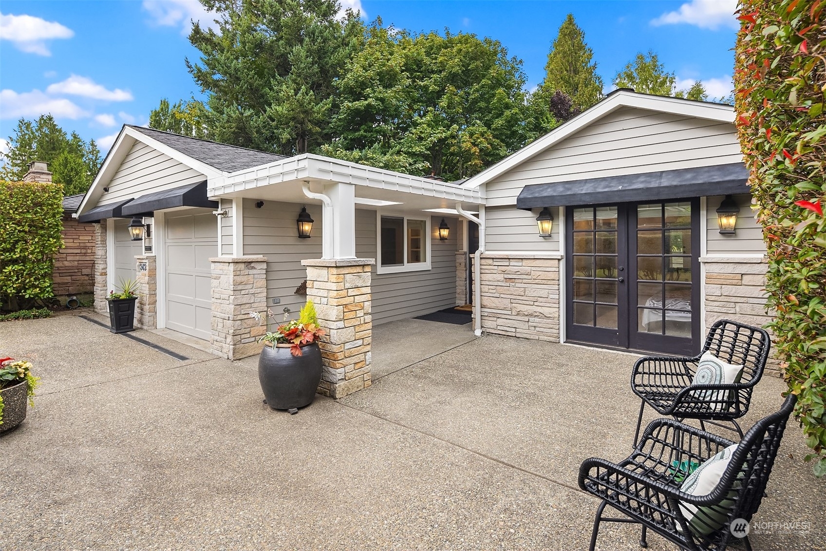 Property Photo: 3439 Magnolia Boulevard W WA 98199