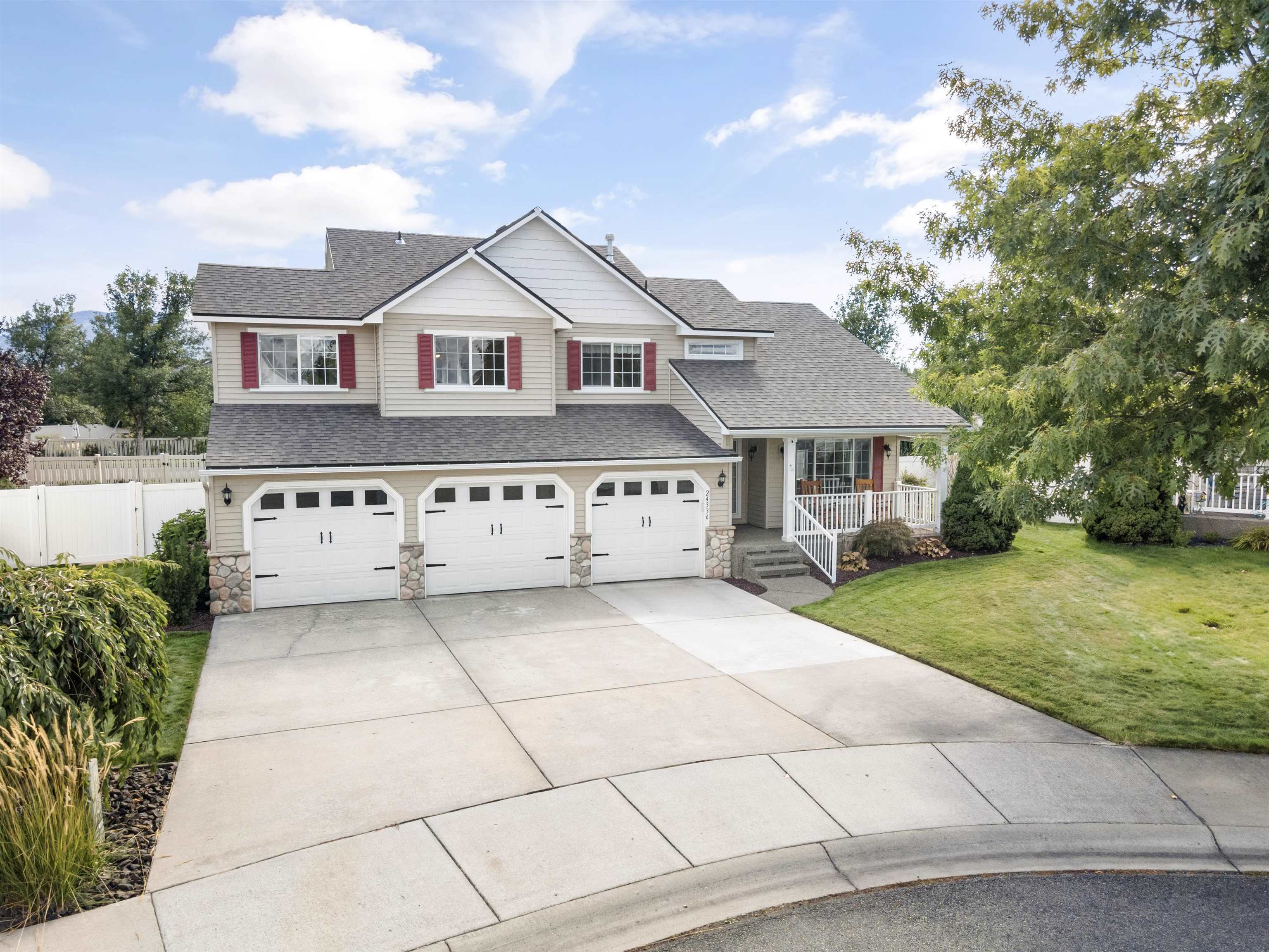 Property Photo: 24336 E Springdale Ct WA 99019