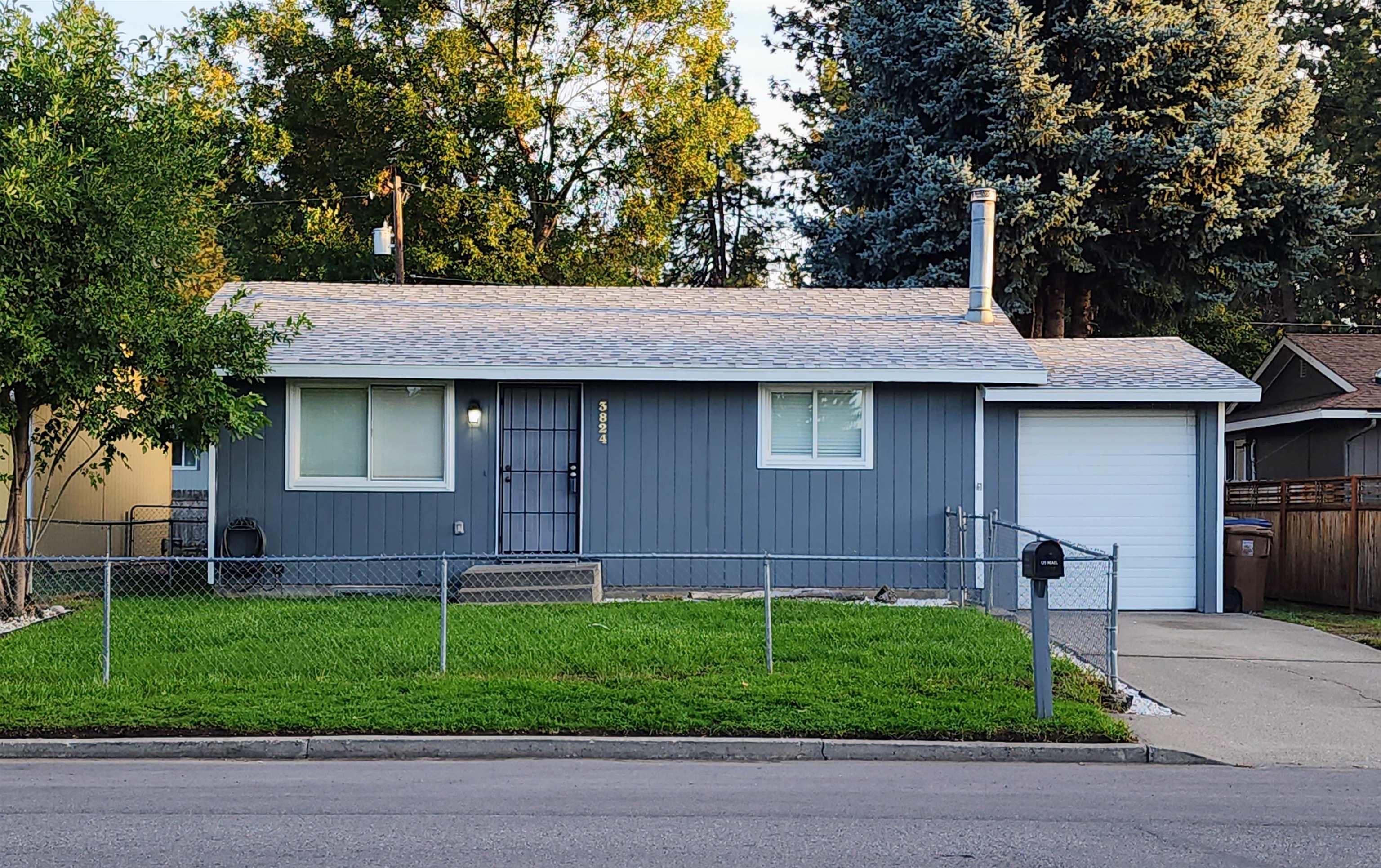 Property Photo: 3824 E Hartson Ave WA 99202