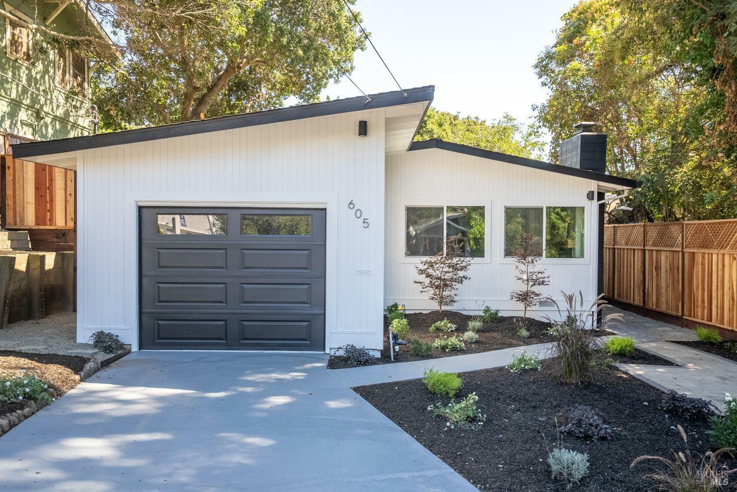 Property Photo:  605 Galland Street  CA 94952 