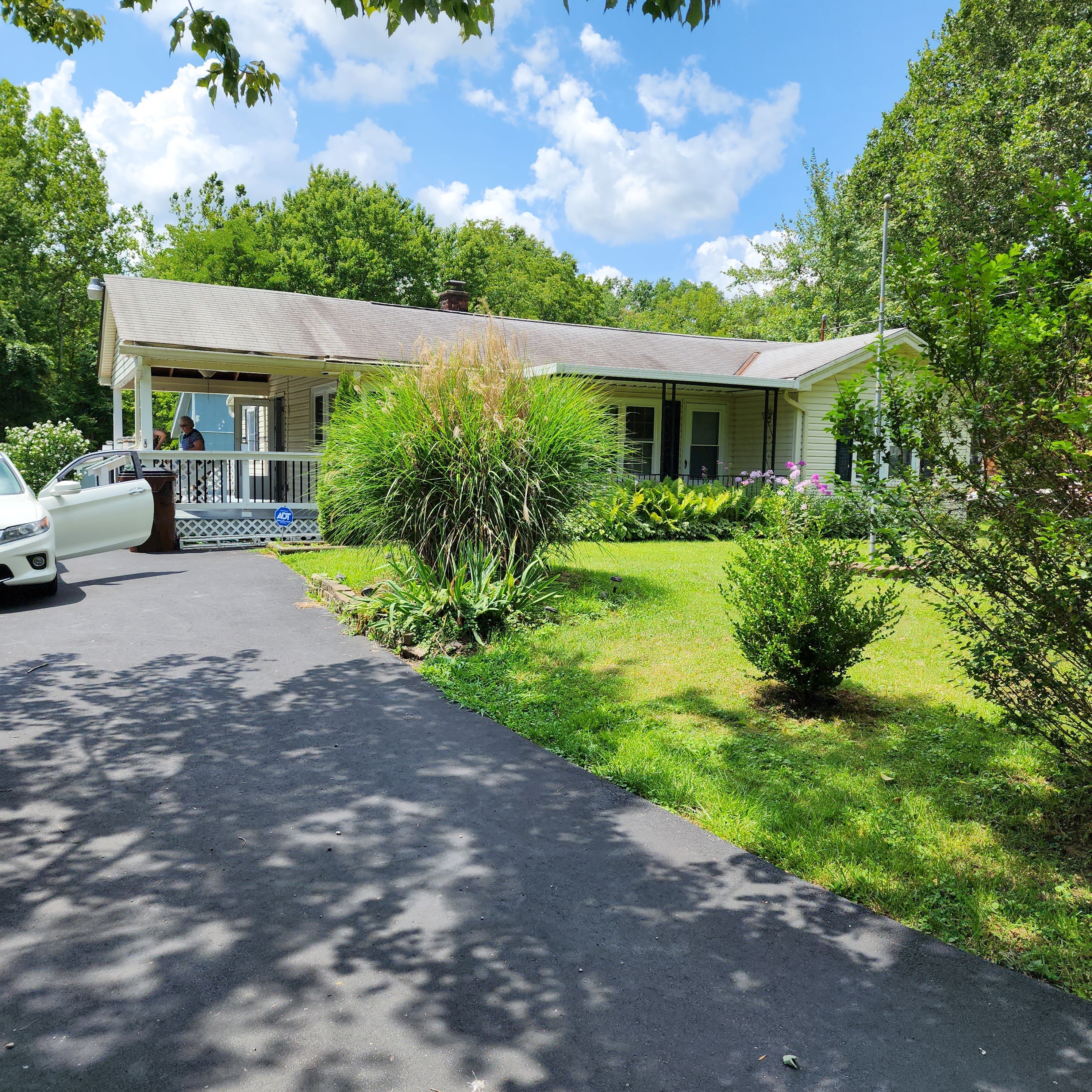 Property Photo: 2309 Rolling Acres Dr OH 45102
