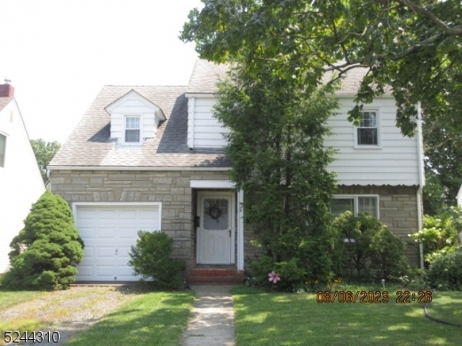 Property Photo:  74 Eastern States Pkwy  NJ 08876 