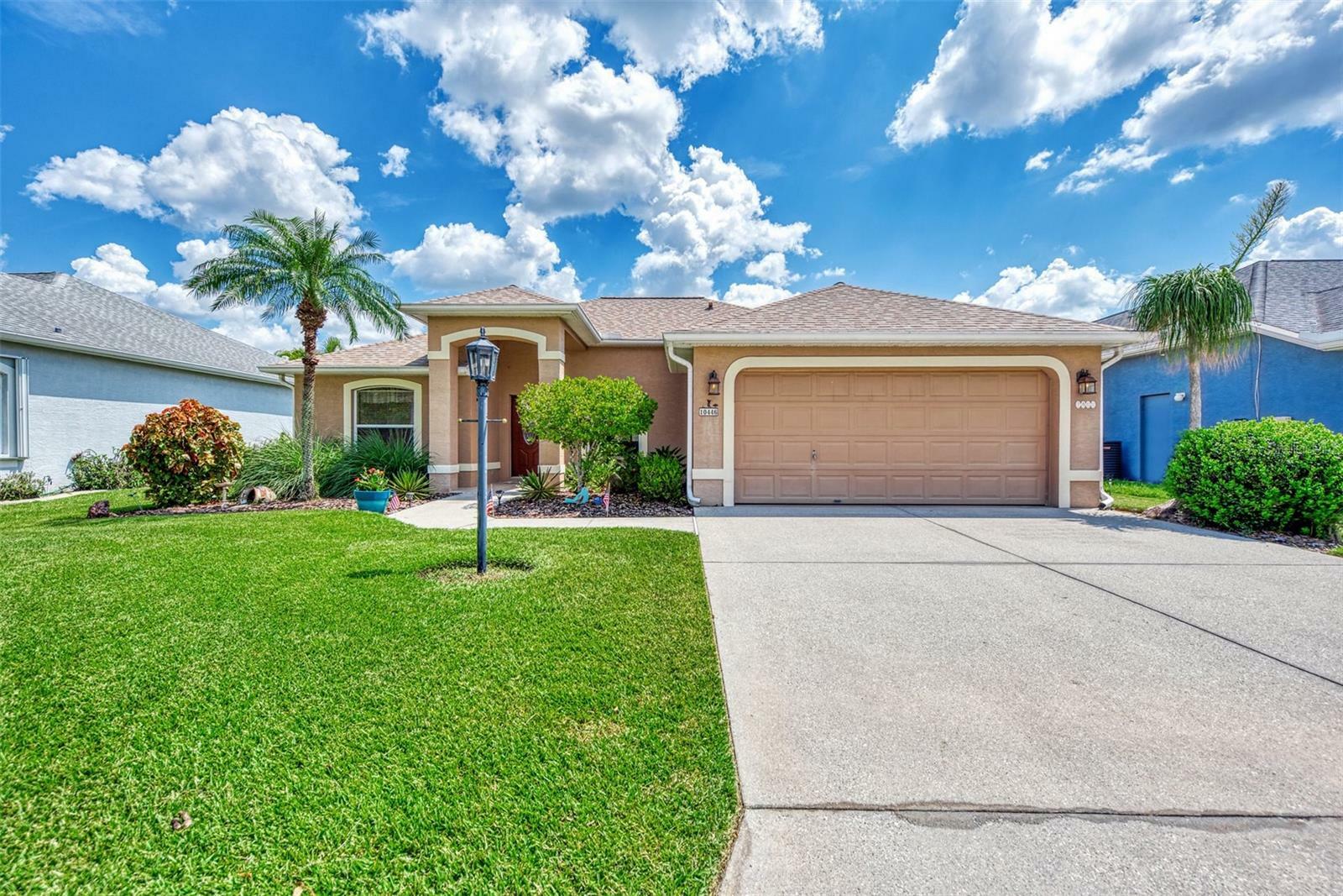 Property Photo:  10446 Old Grove Circle  FL 34212 