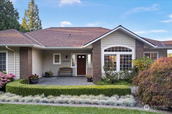 House for sale in Anacortes 14148 Madrona, Anacortes, WA 98221