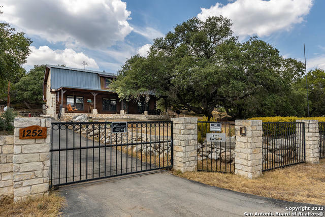 Property Photo: 1252 Lavaca TX 78133