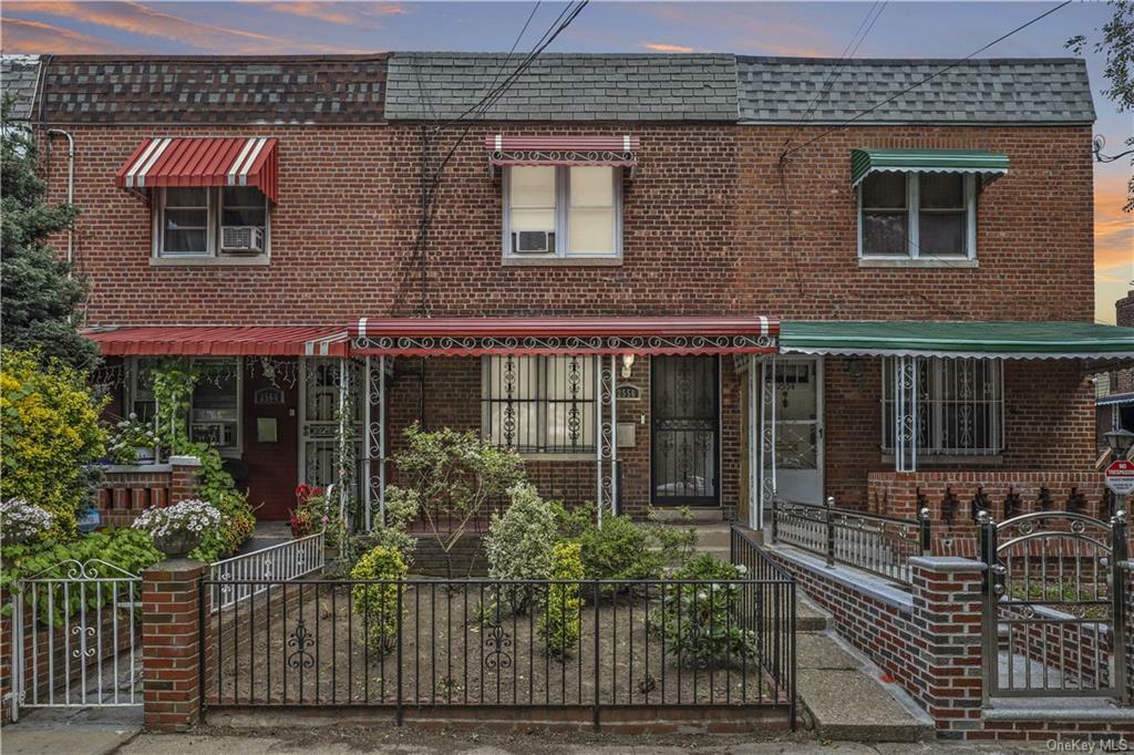 Property Photo: 2556 Eastchester Road NY 10469
