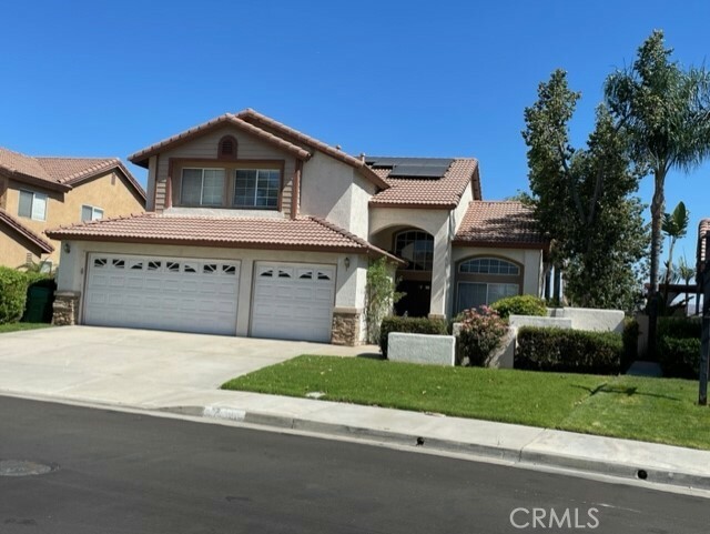 Property Photo:  25850 Calle Agua  CA 92551 