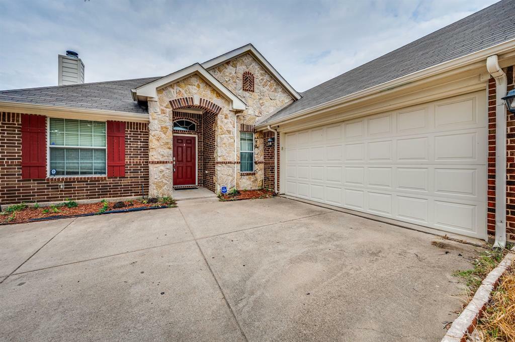 Property Photo:  3001 Ashlawn Court  TX 76065 