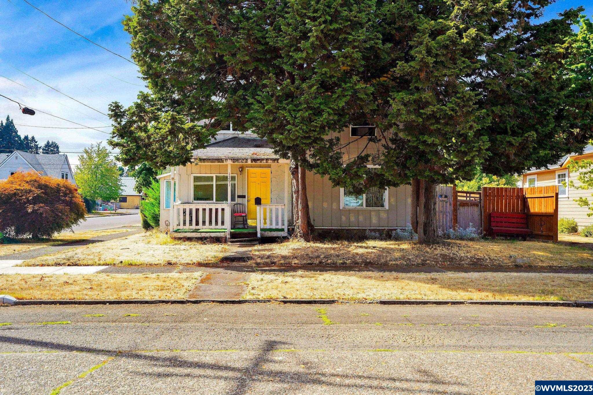Property Photo:  1291 SE Jefferson St St  OR 97338 