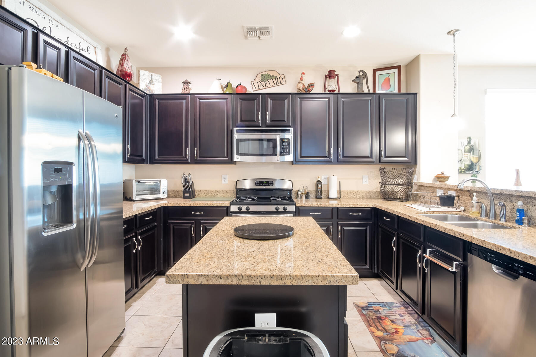 Property Photo: 11048 E Starkey Avenue AZ 85212