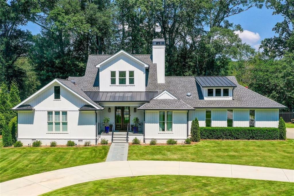 Property Photo: 405 River Glen Trace GA 30328
