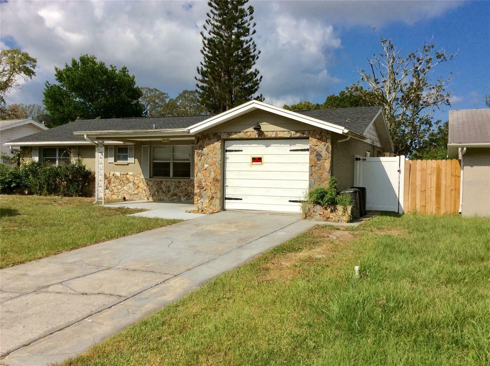 Property Photo: 2615 Flintwood Drive FL 34690