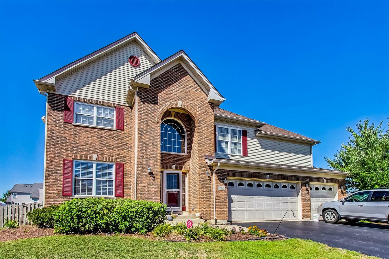 Property Photo:  5263 Greenshire Circle  IL 60156 