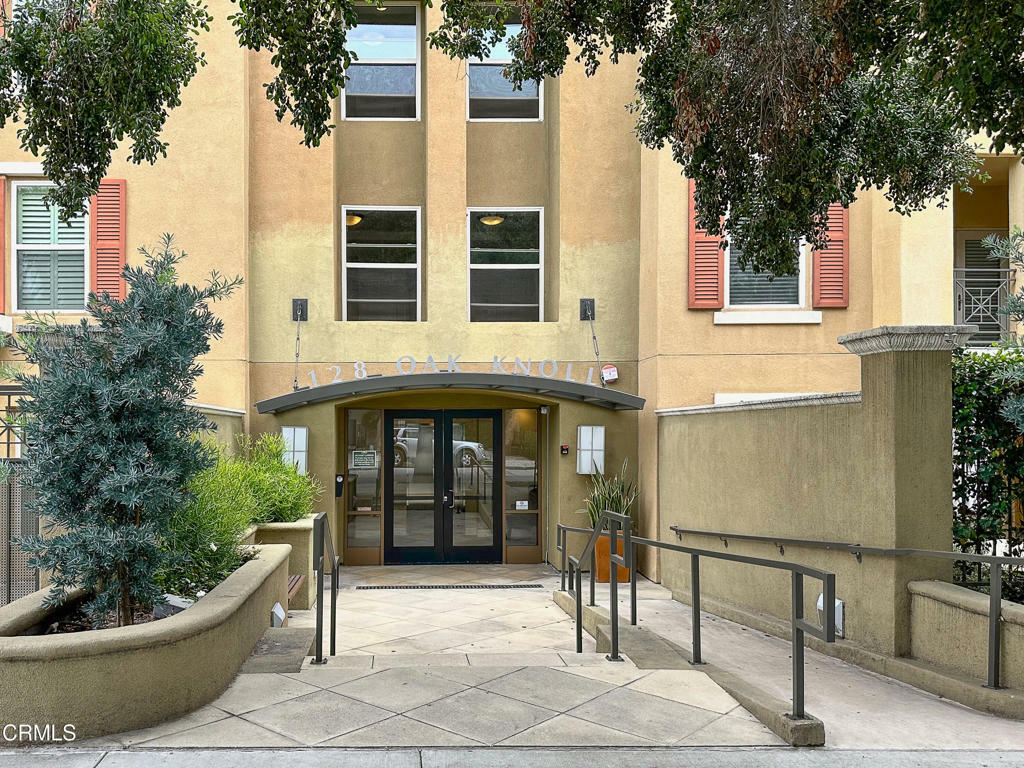 Property Photo: 128 N Oak Knoll Avenue 314 CA 91101