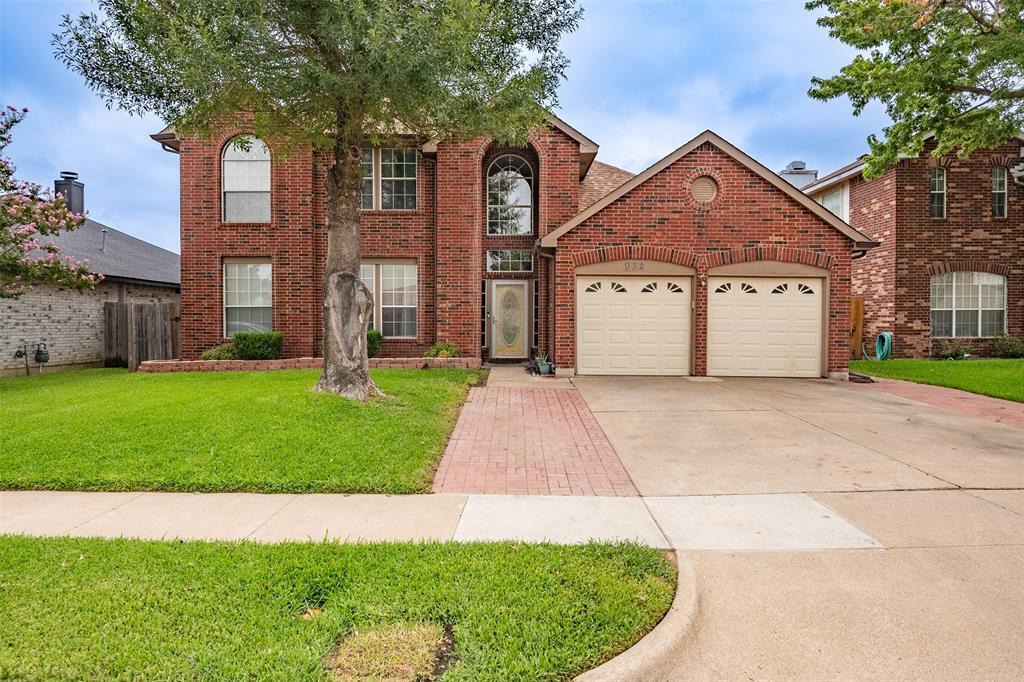 Property Photo: 932 Tennis Villa Drive TX 76017