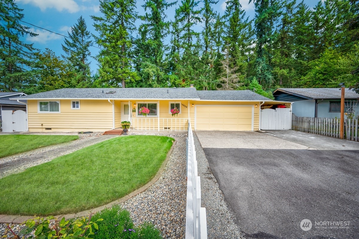 Property Photo:  18826 SE 244th Place  WA 98042 