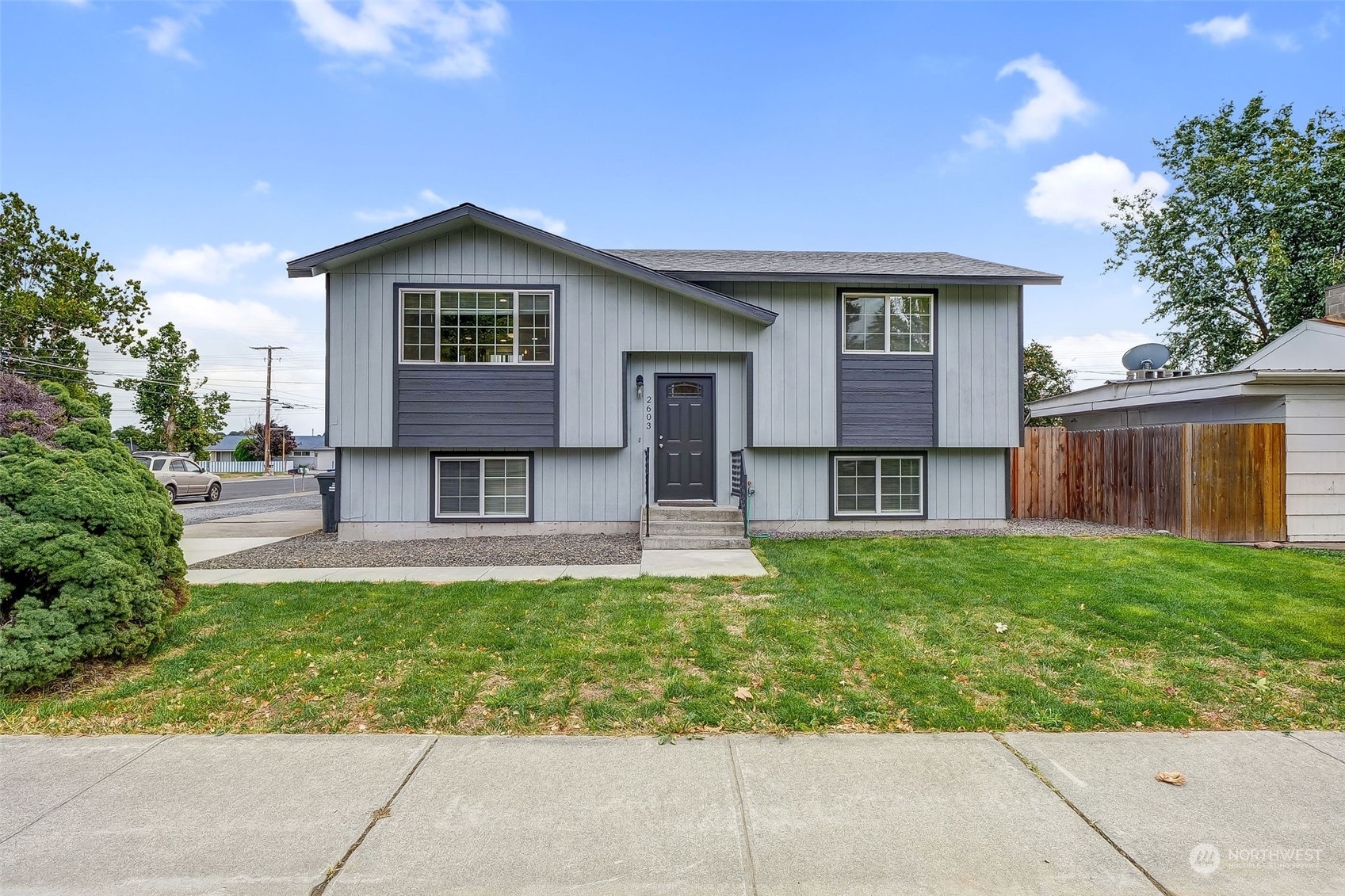 2603 W Texas Street  Moses Lake WA 98837 photo