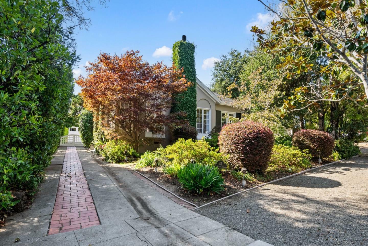 Property Photo: 407 Warren Road CA 94402