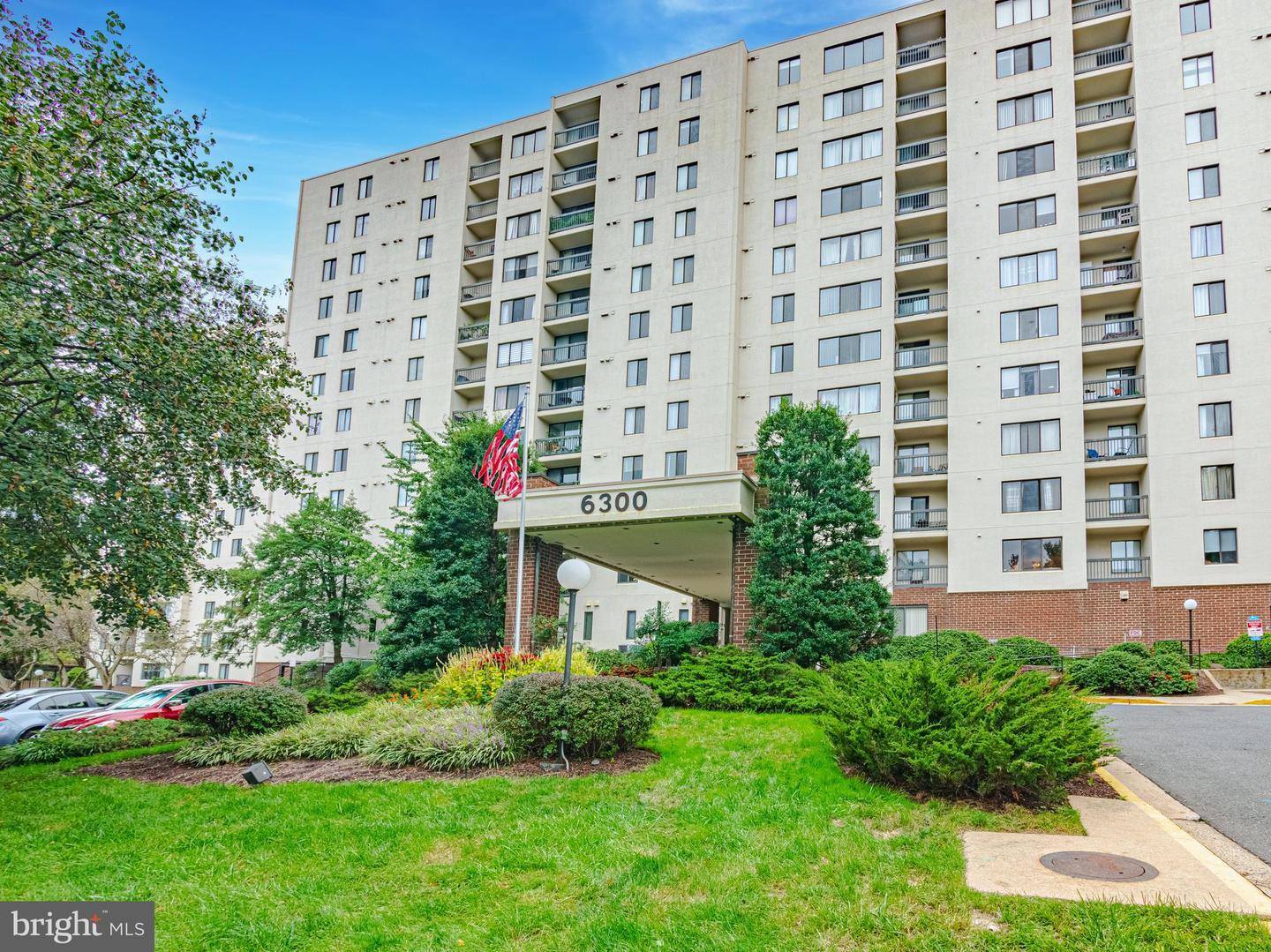 Property Photo: 6300 Stevenson Avenue 215 VA 22304