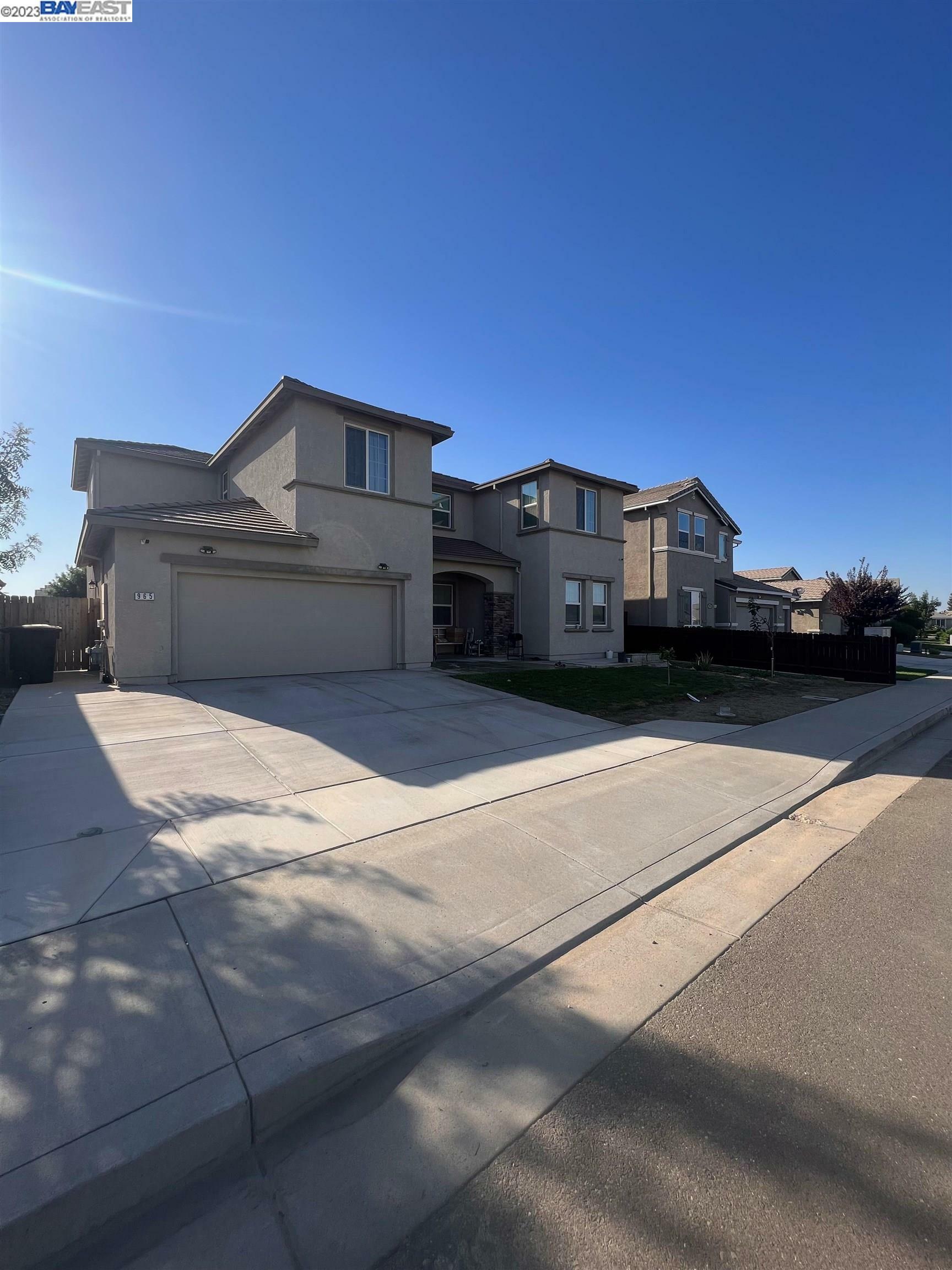 Property Photo: 965 Mori Ct CA 95334