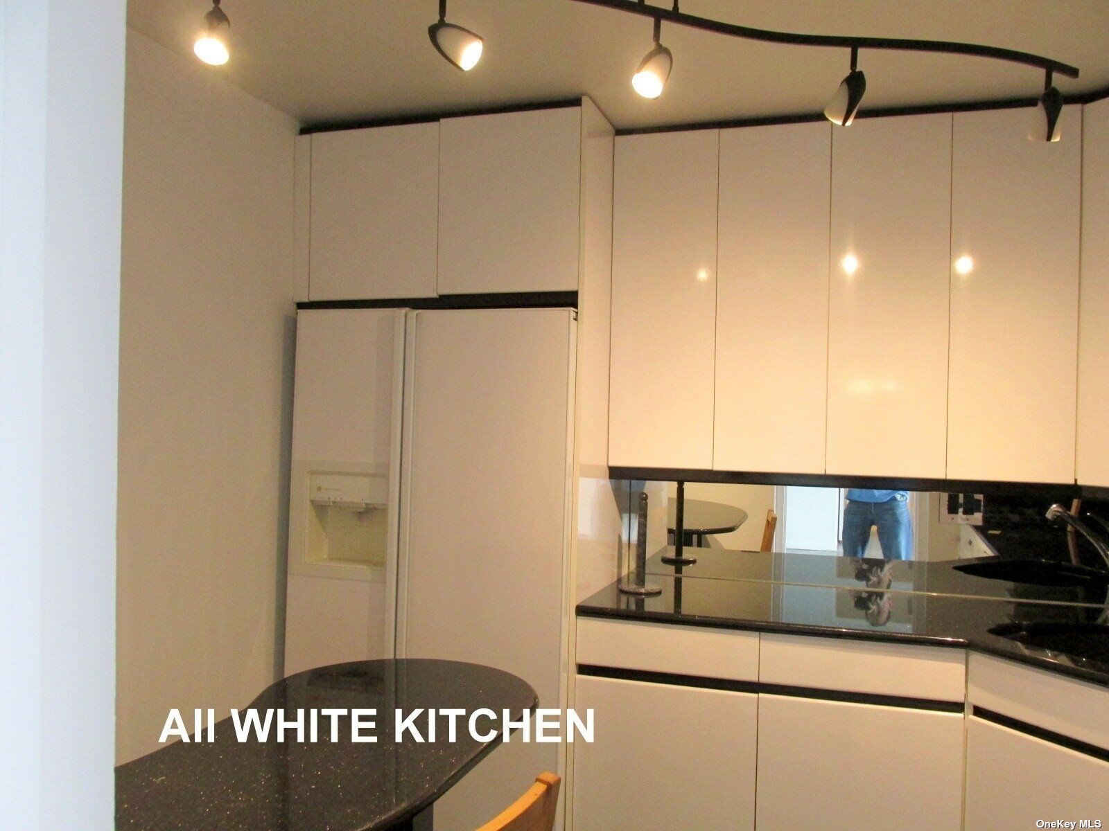 Property Photo: 2 Bay Club Drive 12K NY 11360