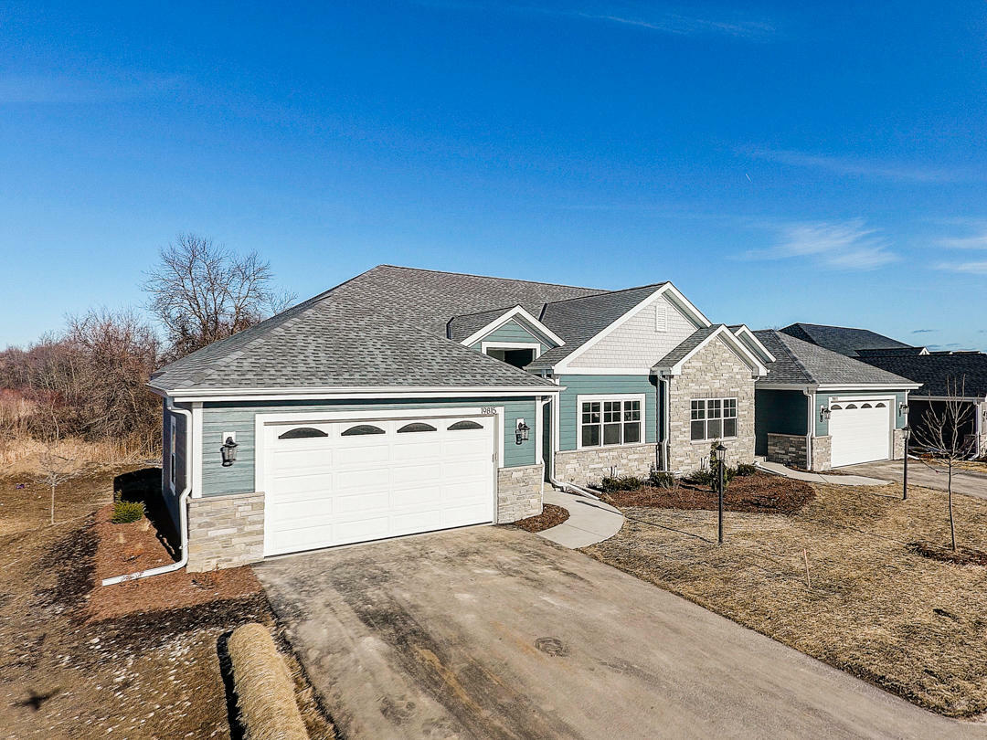Property Photo: 7901 W Stone Ridge Dr 69-2 WI 53046
