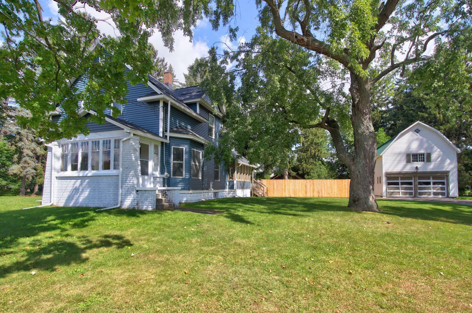 Property Photo:  7976 Cottonwood Drive  MI 49428 