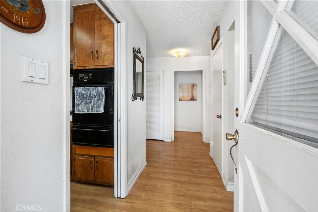 Property Photo: 2532 E Underhill Avenue CA 92806