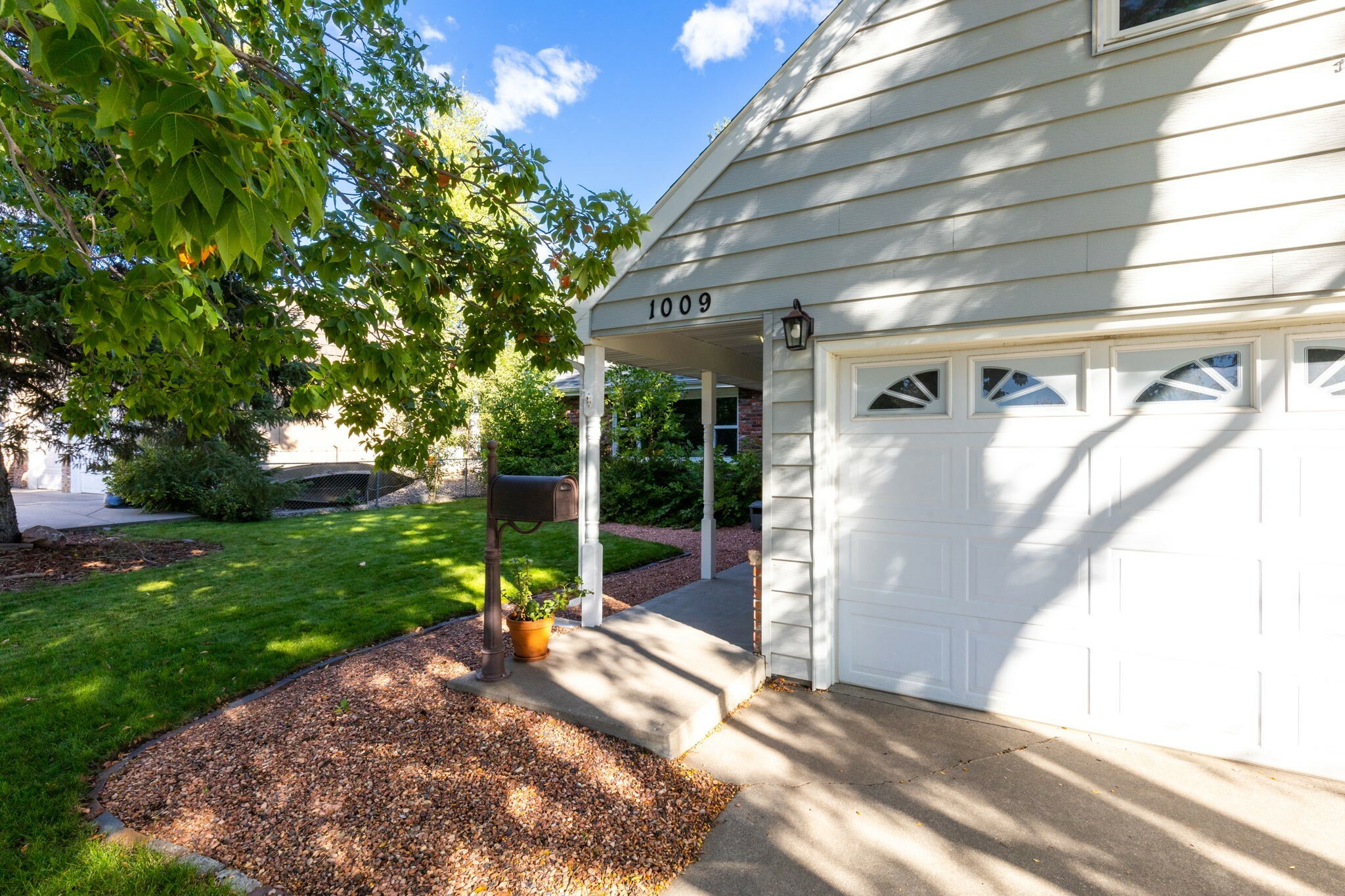 Property Photo: 1009 26th Avenue SW MT 59404