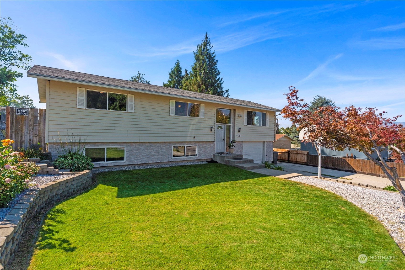 Property Photo:  515 Lacey Place  WA 98802 