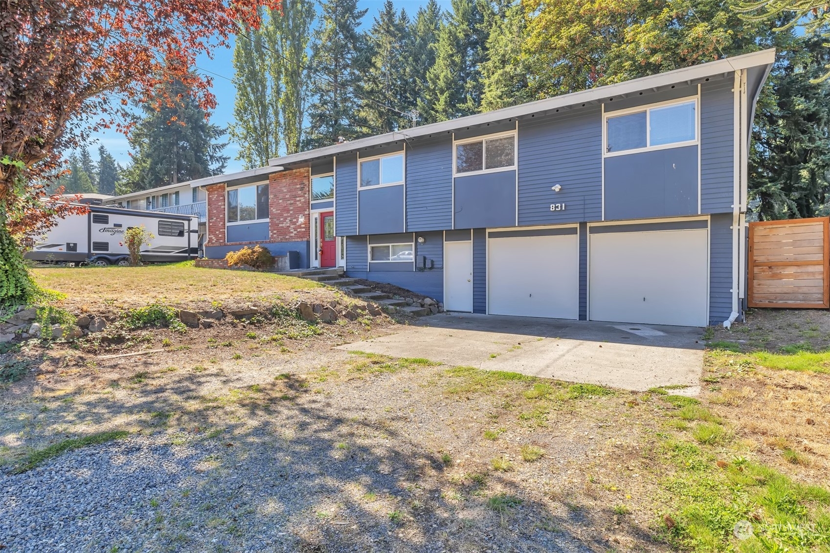 Property Photo:  831 Woodland Way  WA 98030 