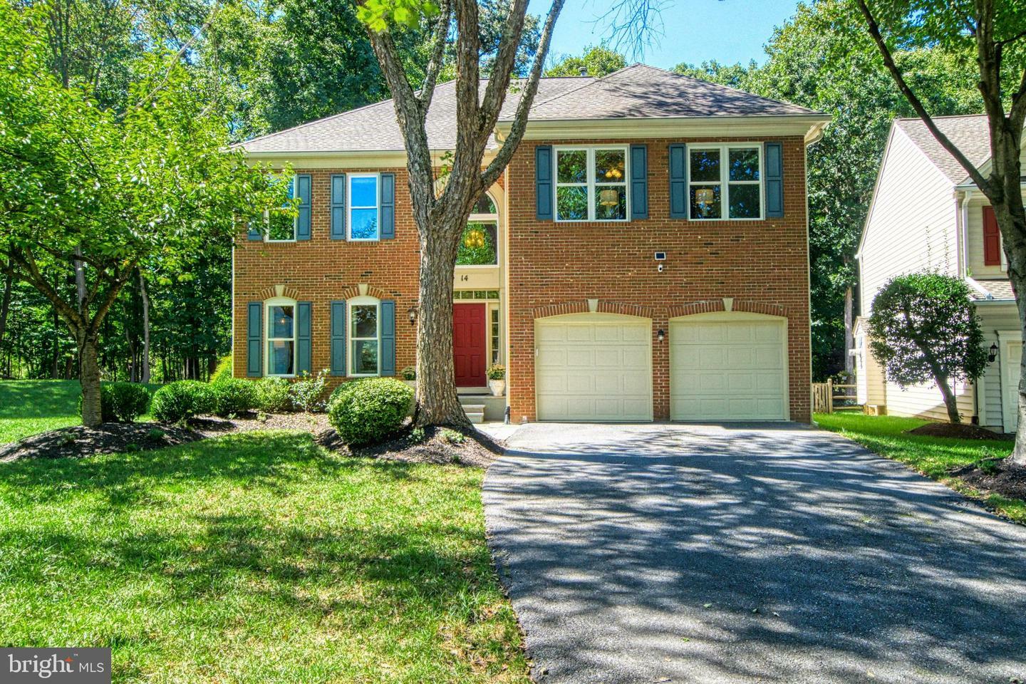 Property Photo: 14 Stratford Garden Court MD 20904