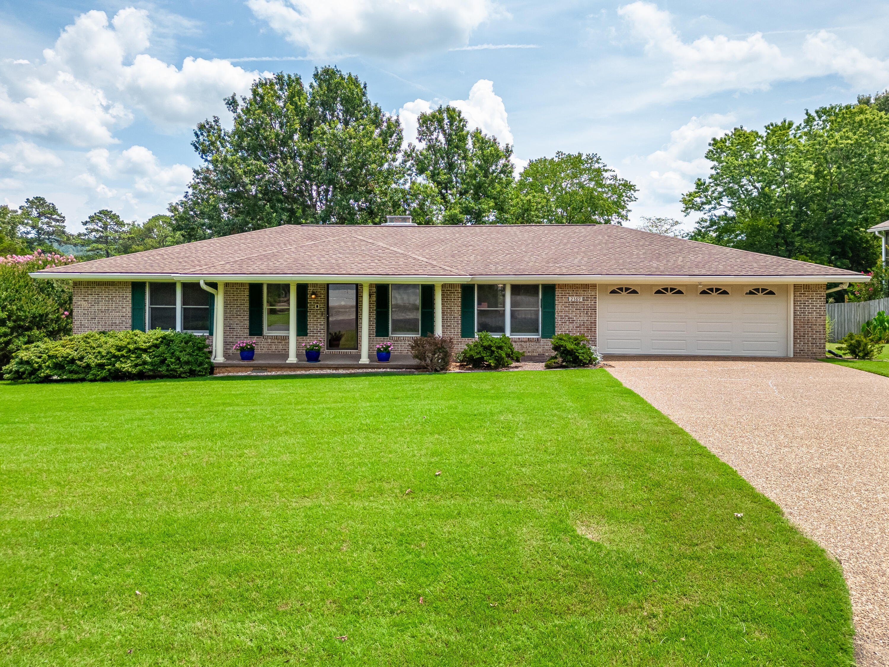 Property Photo: 2389 NW Interlackin Circle TN 37312